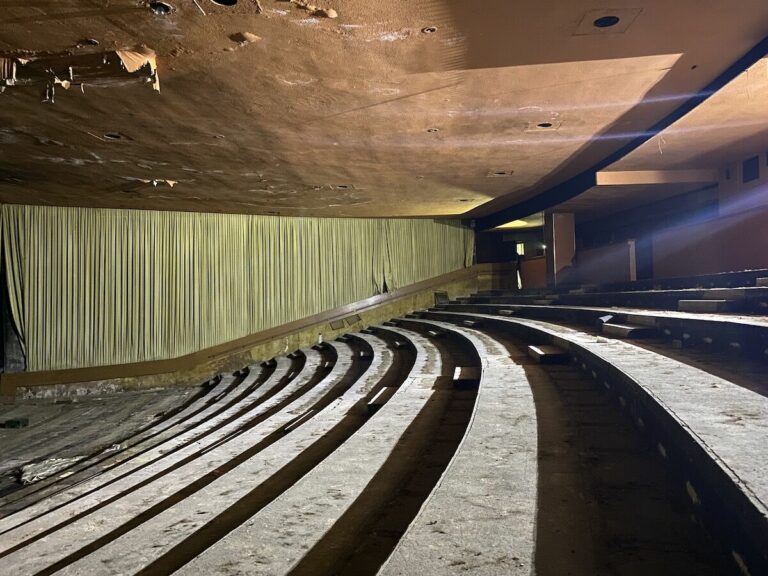 Odeon Queensway 2022 02