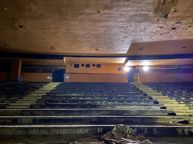 Odeon Queensway 2022 03
